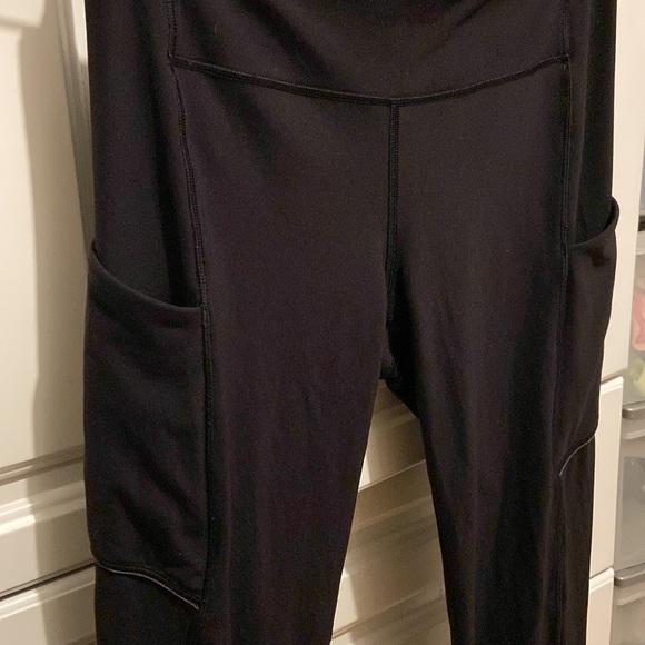 Lululemon Swift Speed 28 length size 6 leggings - Picture 4 of 4